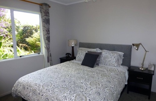 Aongatete Other | Tasteful spacious private garden quest house