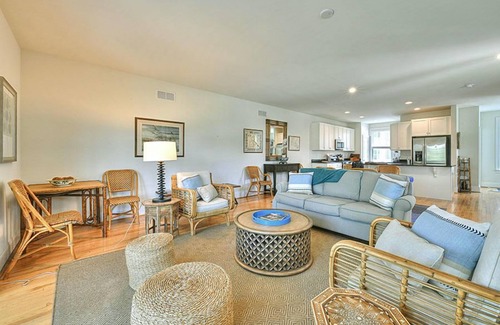 Rehoboth Beach House | Tastefully decorated and comfortably furnished home just minutes to area beaches