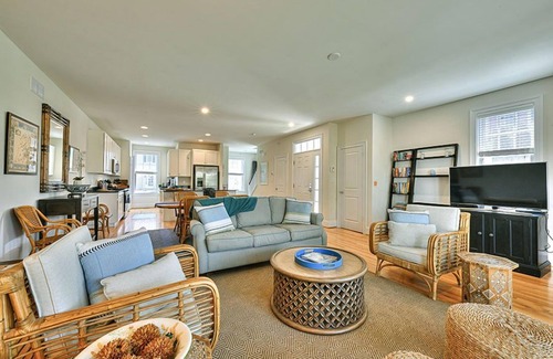 Rehoboth Beach House | Tastefully decorated and comfortably furnished home just minutes to area beaches