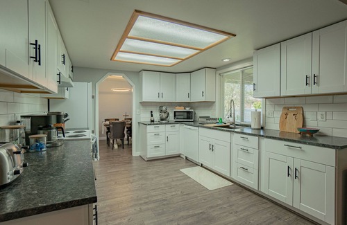 Medford House | Tastefully remodeled 3 bedroom 2 bath home with large private back yard