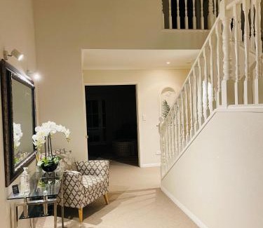 Tauranga House | TAURANGA CITY CBD 5TH AVE Elegant Entire Home