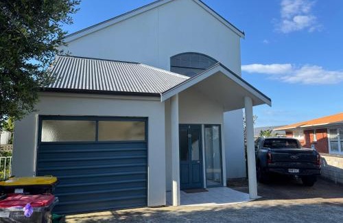 Tauranga House | Tauranga Harbour View
