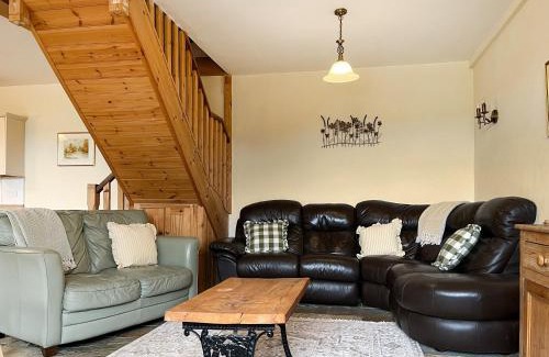 Longnor House | Tawny Barn