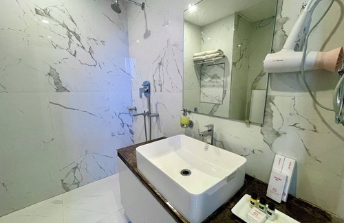 Puri Hotel | TBS Sea View - Full AC- Pool & Breakfast