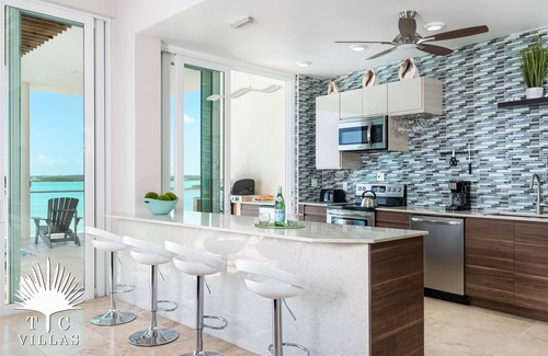 Ocean Point House | TC Villas -Caicos Cays Villa -Right on Chalk Sound!