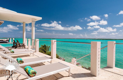 Ocean Point House | TC Villas -Caicos Cays Villa -Right on Chalk Sound!