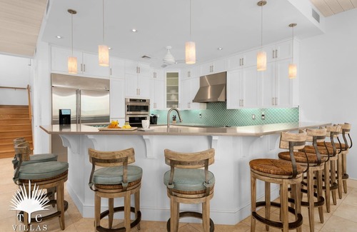 Ocean Point House | TC Villas - Lilikoi - Calm Beach, Pool, Kayaks & Family-Friendly Fun