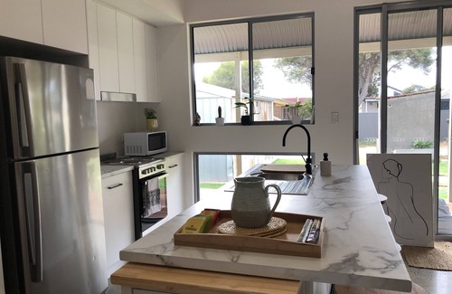 Port Elliot House | Tea Tree Cottage - Heart of Pt Elliots township Beautiful, homely and cosey