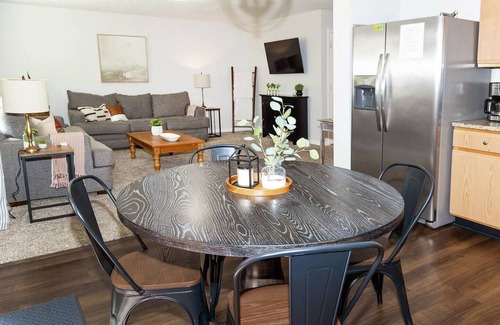 Westfield House | Team or Family Stay/Peloton/1.9 mile to Grand Park