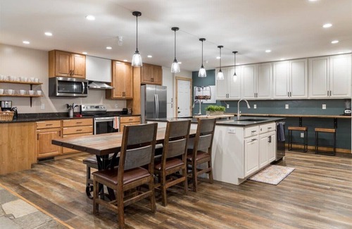 Leigh Creek Estates House | Teewinot Suite at Teton Crest Lodge