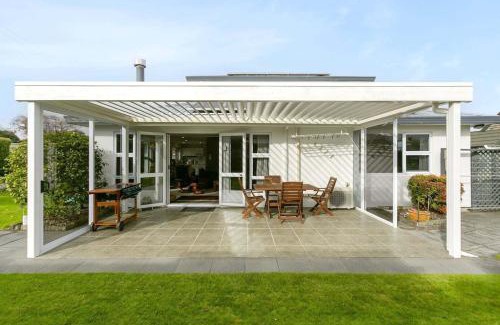 Taupo House | Tempting on Tui - Private home near Taupo CBD