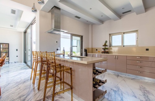 Kounoupidiana Villa | Tennis * Pool with Hydromassage * Walk to Taverna & Supermarket