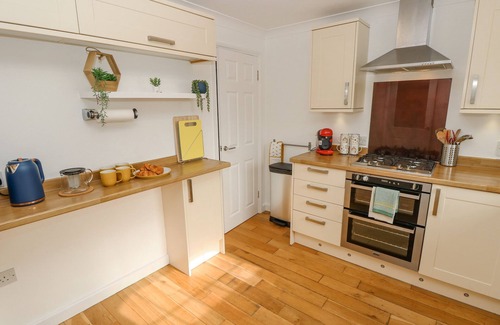 Totland Bay House | TENNYSON VIEW, family friendly, with a garden in Totland