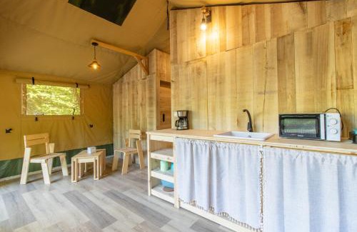 Saint-Martial-de-Nabirat Other | Tente Lodge 8 personnes