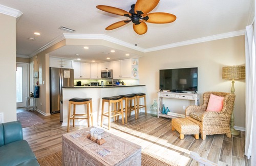 Ilexhurst Condo | Terrace Condo 1 Pool Condo Relaxing Tropical Pool Deck Close To Beach