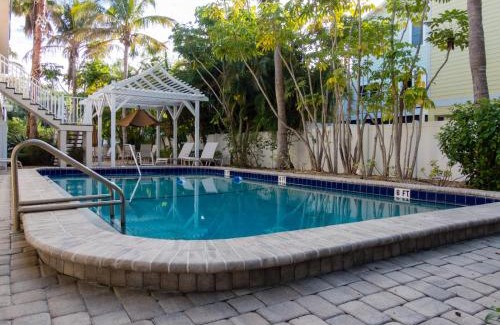 Ilexhurst House | Terrace Condo 1