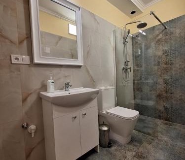 Tuchomerice Apartment | Terrace Suite - KindStay Suites Prague Airport