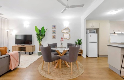 Parramatta Park Apartment | Terraces on Martyn A Breezy Tropical Pool Retreat