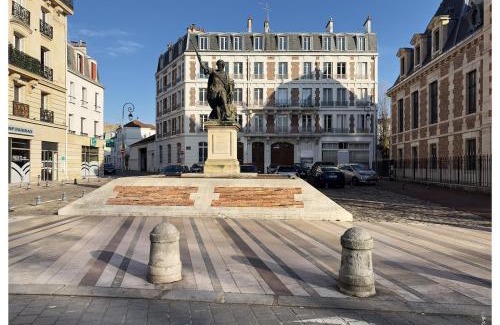 Charenton-le-Pont Apartment | Terrasse 4P - 16 min Paris - Bois de Vincennes 700m