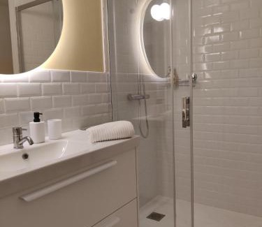 Chinon Apartment | Terrasse et jardin privatif - hyper centre, neuf!