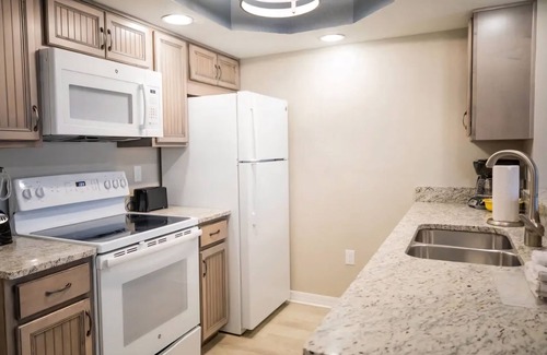 Port Canaveral Villa | Terrific 2-bedroom villa in Cape Canaveral with WiFi, fitness room