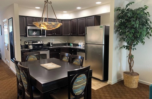 Williamsburg Condo | Terrific 4-bedroom condo in the Colonies Resort in Williamsburg, VA