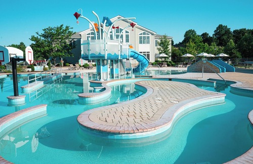 Williamsburg Condo | Terrific 4-bedroom condo in the Colonies Resort in Williamsburg, VA