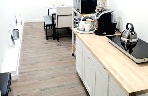Catasauqua Apartment | Terrific corporate apartment with central air and jacuzzi in the Lehigh Valley