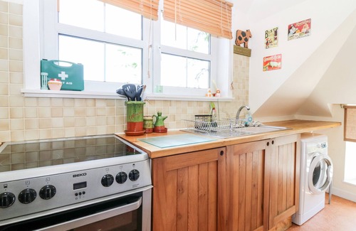 Jedburgh Cottage | TEVIOT VIEW COTTAGE, pet friendly, with a garden in Ancrum