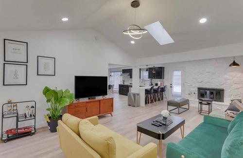 North Richland Hills House | Texas Designer Home with Private Hot Tub and Pool!