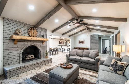 Bay Area House | Texas Retreat on Ocean Drive Sleeps 19 with Hot Tub & Game Room