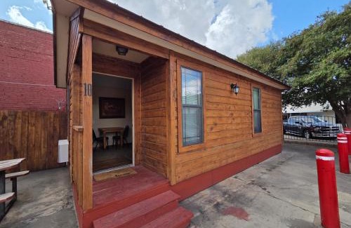 Floresville Hotel | Texas Star Lodges