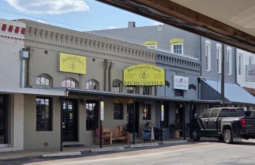 Floresville Hotel | Texas Star Lodges