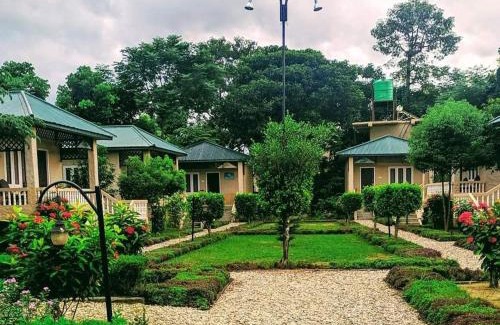 Sauraha Hotel | Tharu Mahal