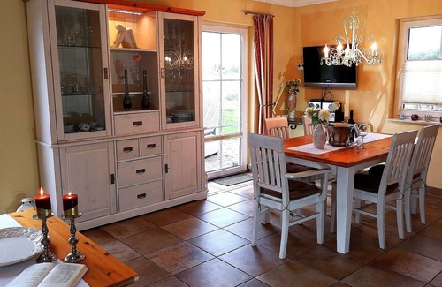 Juliusruh House | Thatched cottage, Ruegen, 5 stars, fireplace, view over the water, 3 bedrooms