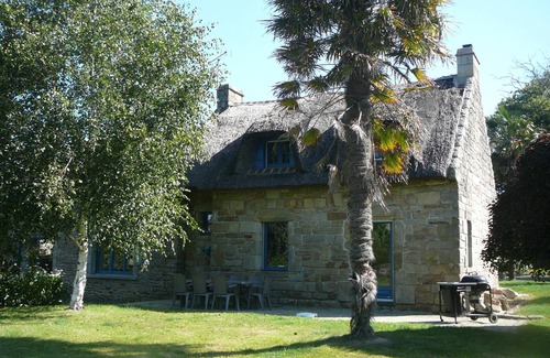 Concarneau Villa | Thatched house in Concarneau 5km from the beach