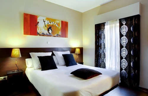 Embajadores Hotel | THC Tirso Molina Hostel