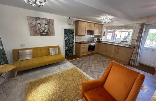 Cottingham House | Theé Óldé Cow Shéd nCottingham nFree parking & WI-FInCentral location