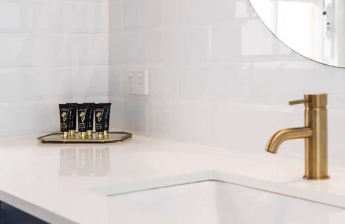 West Perth Apartment | The 1920’s - 'The Golden Palm' Suite Apartment