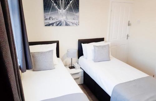 Upper Edmonton Bed & Breakfast | The 22