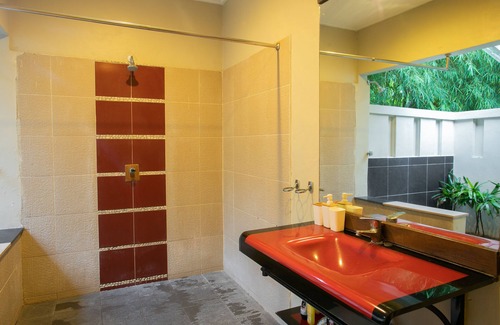 Candi Dasa Cottage | The 48 Resort Candidasa (Private Pool) 50 meters from the beach