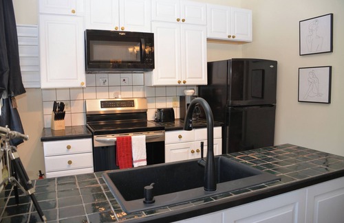 West End Condo | The 87th House