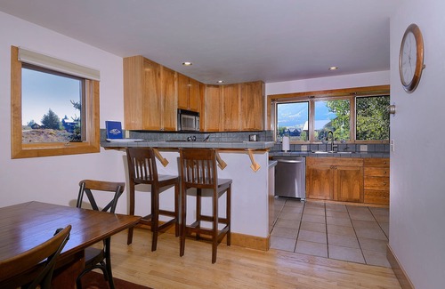 Crested Butte House | The 8th Green of the Club at CB! Dog Friendly!