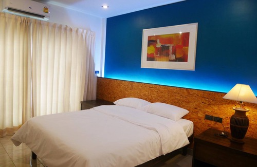 Bang Phlat Hotel | The 92 residence