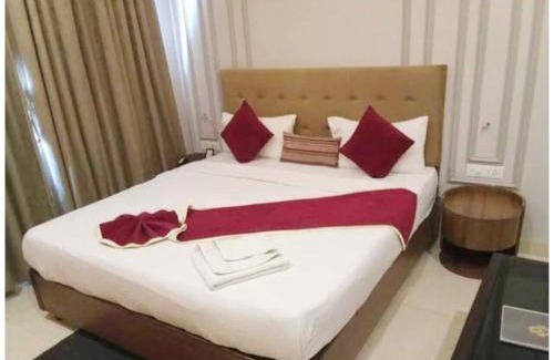 Bhubaneshwar Hotel | The Abhi-vadya - Ganges NEAR Kashi Vishwanath Temple -Ganga Ghat - Near-Cleaռ & Well-Decorated Rooms - Wi-fi -Parking -Excellent Customer Service - Best Hotel In VARANASI
