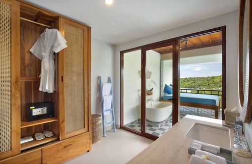 Mushroom Bay Hotel | The Acala Shri Sedana