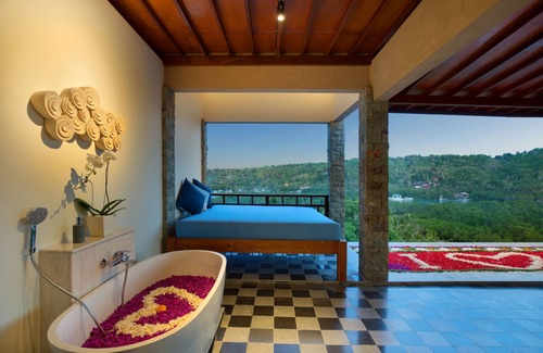 Mushroom Bay Hotel | The Acala Shri Sedana