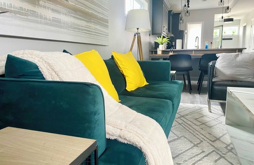 Prince Edward House | The Aera - Light-Filled Retreat in Picton