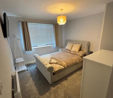 Yeadon Apartment | The Airport Flat - Newly Renovated & FREE Parking