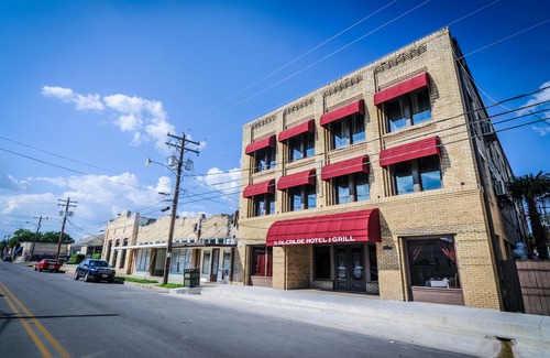 Gonzales Hotel | The Alcalde Hotel by OYO